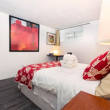 Cozy 3Br 2Bth Lower Unit, A Min To Hwy401, 404 & Dvp Villa Toronto Luaran gambar