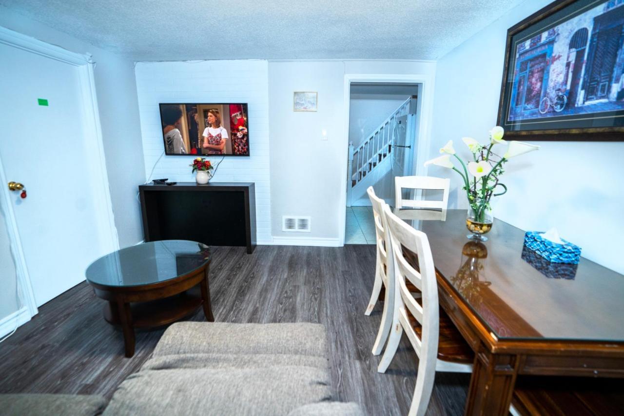 Cozy 3Br 2Bth Lower Unit, A Min To Hwy401, 404 & Dvp Villa Toronto Luaran gambar