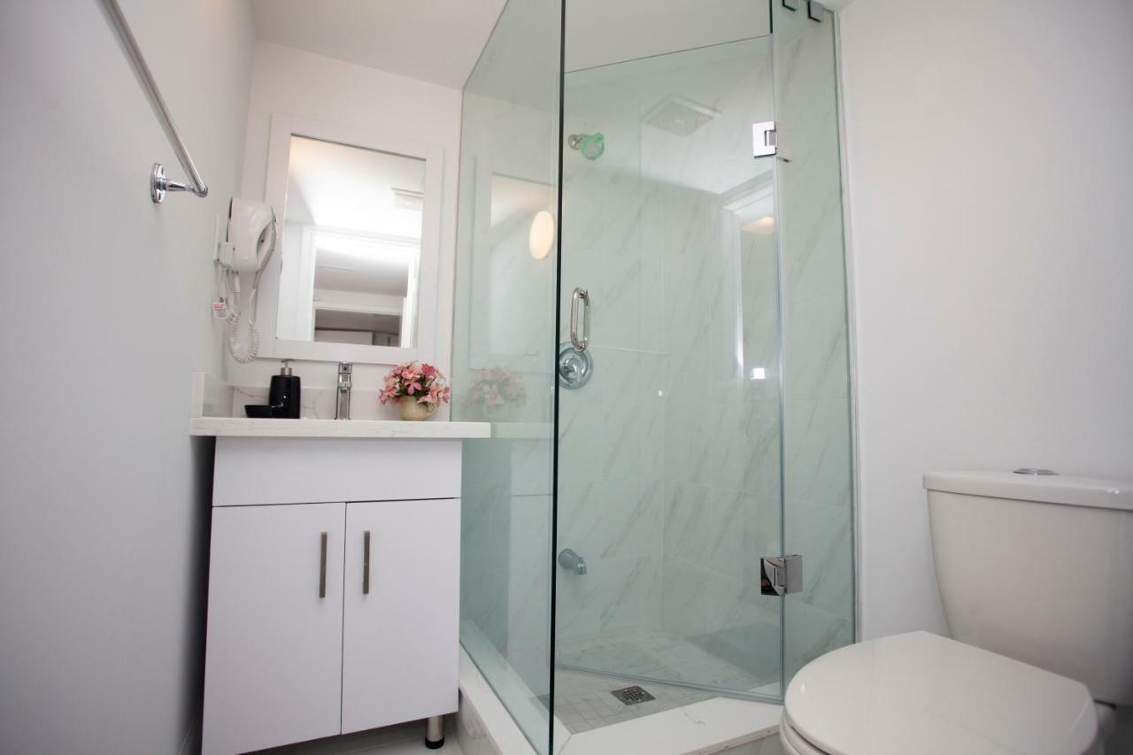 Cozy 3Br 2Bth Lower Unit, A Min To Hwy401, 404 & Dvp Villa Toronto Luaran gambar