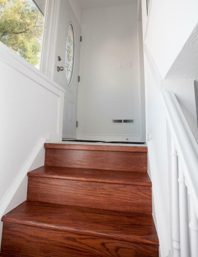 Cozy 3Br 2Bth Lower Unit, A Min To Hwy401, 404 & Dvp Villa Toronto Luaran gambar